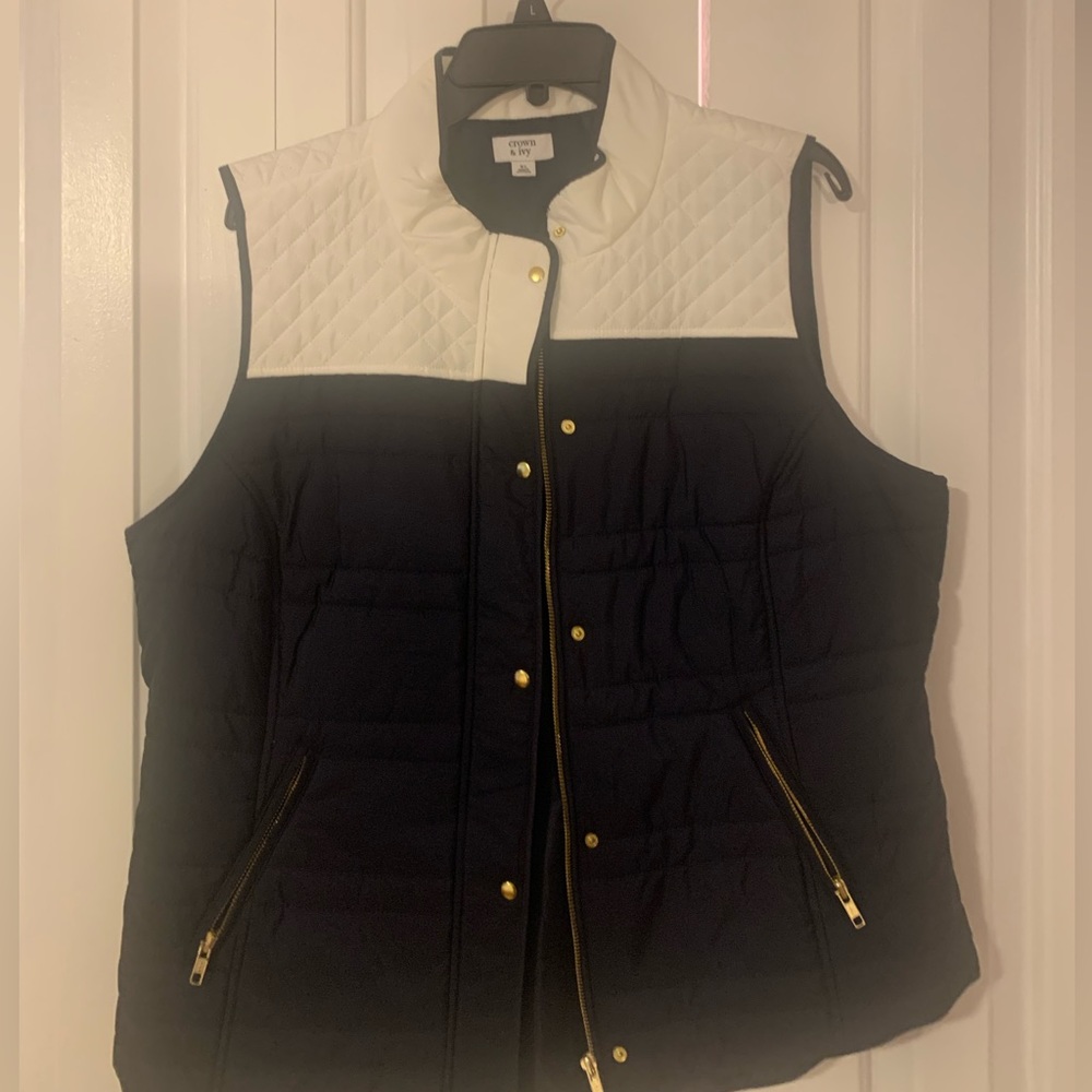 Crown & Ivy Blue and White Puffer Vest